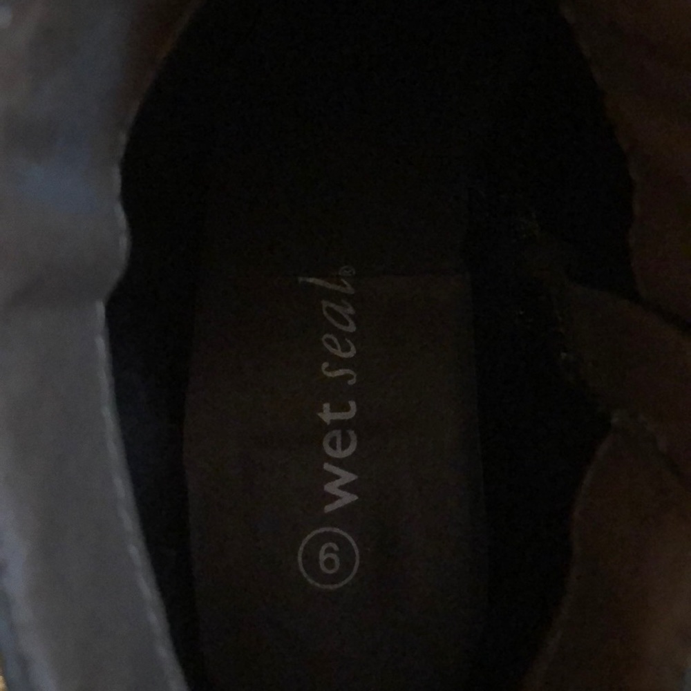 Booties - Picture 4 of 4